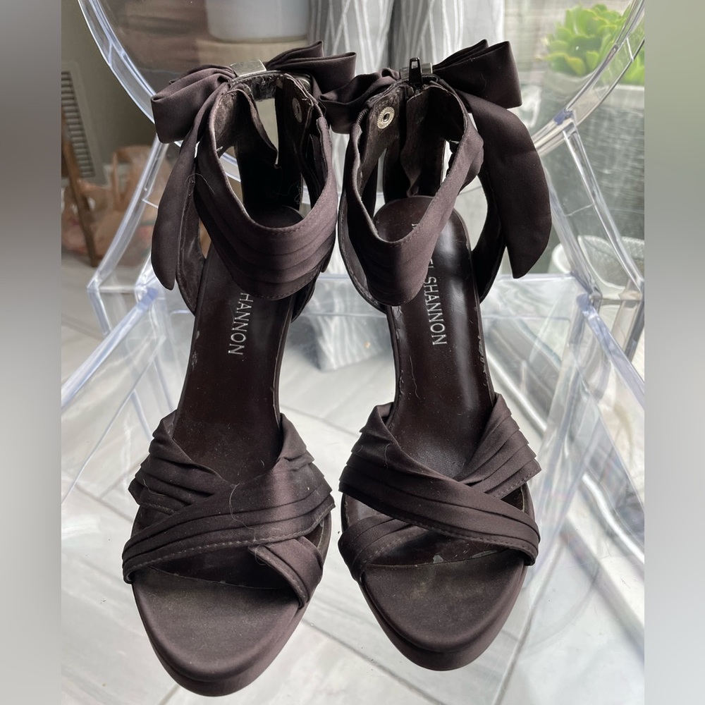 Brown Michael Shannon heels with bow tie